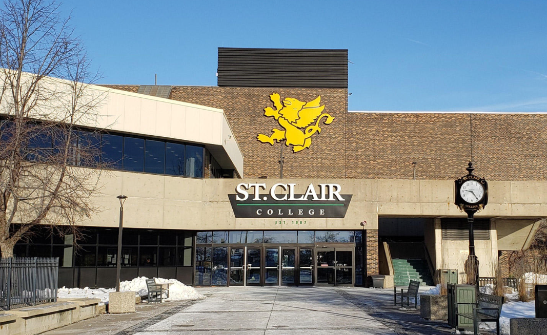 ST. CLAIR COLLEGE